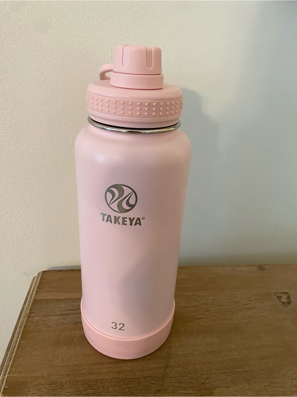 Takeya 32oz Insulated Water Bottle – Soft Pink